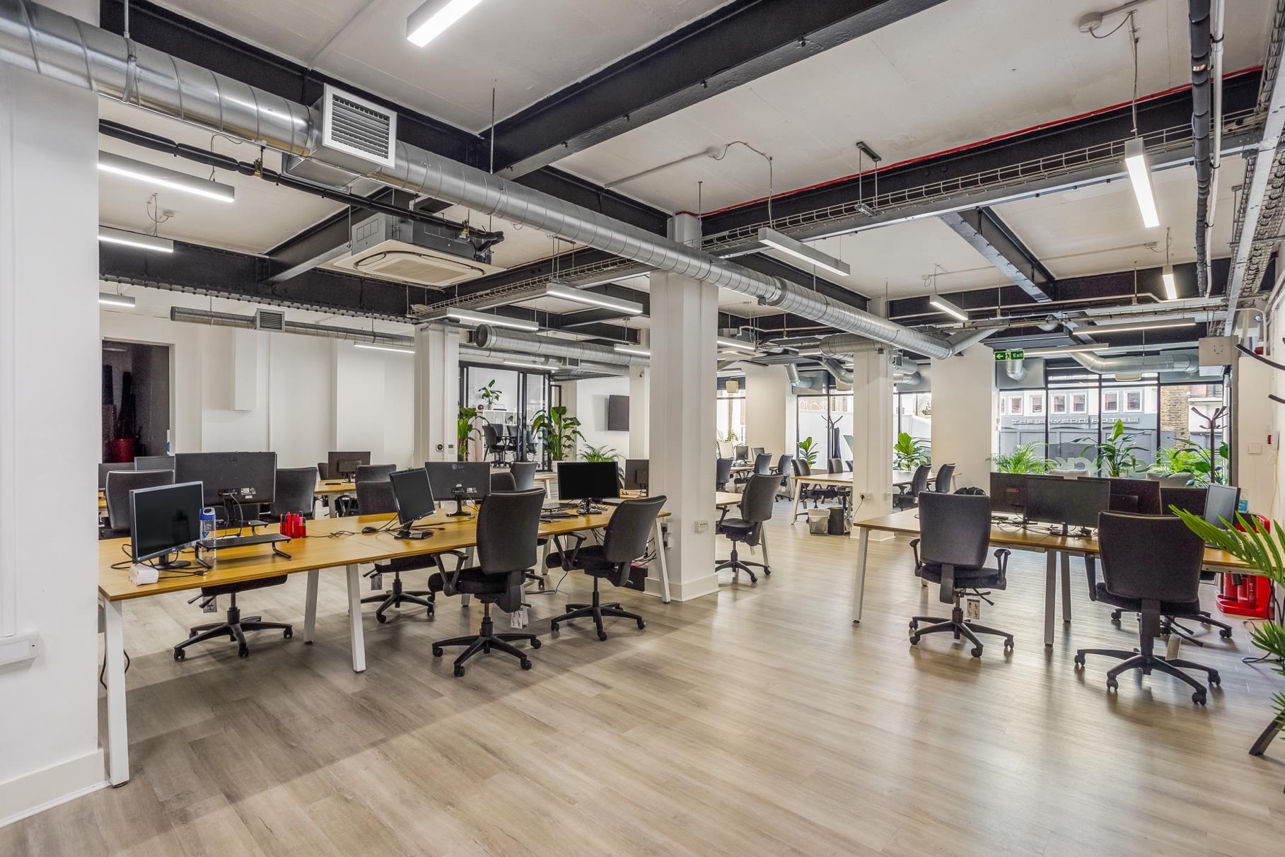 Office 59 Hatton Wall, London, EC1N 8HX Making Moves